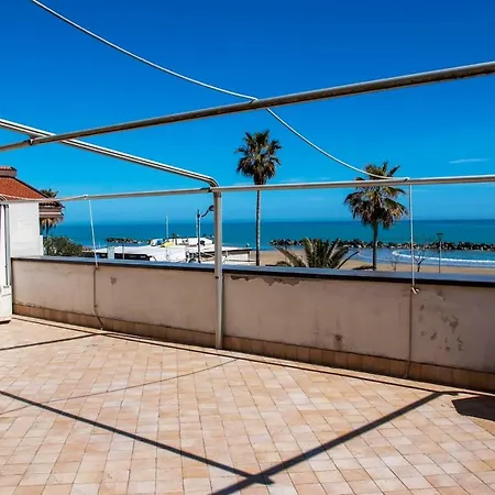 Appartamento Di Antonio Fronte Mare Montesilvano Marina Exterior foto